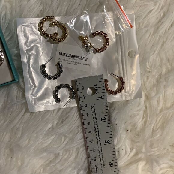 Jewelry Bundle: necklace/matching earrings & 3 pair open hoop earrings. - Picture 3 of 6